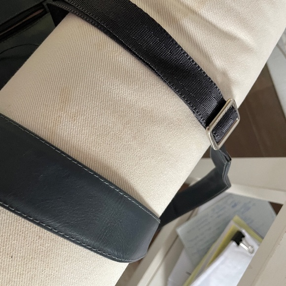 NWOT 🇬🇧 Radley London 🇬🇧 Pockets Medium Leather Crossbody - Picture 4 of 5